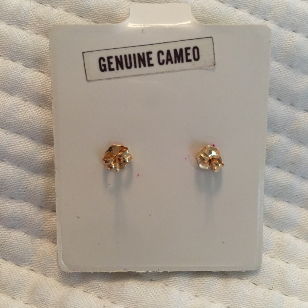 14K Gold Cameo Earrings - Picture 2 of 3